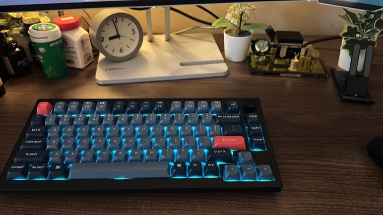 Keyboard on the desk